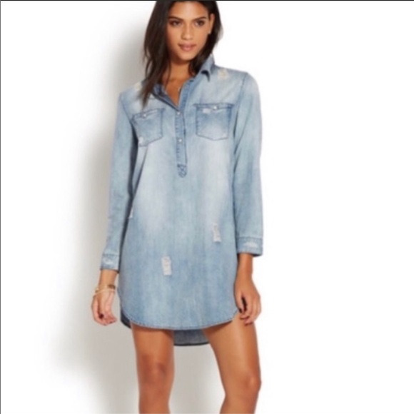 En Creme Dresses & Skirts - En Creme Distressed Chambray Shirt Dress